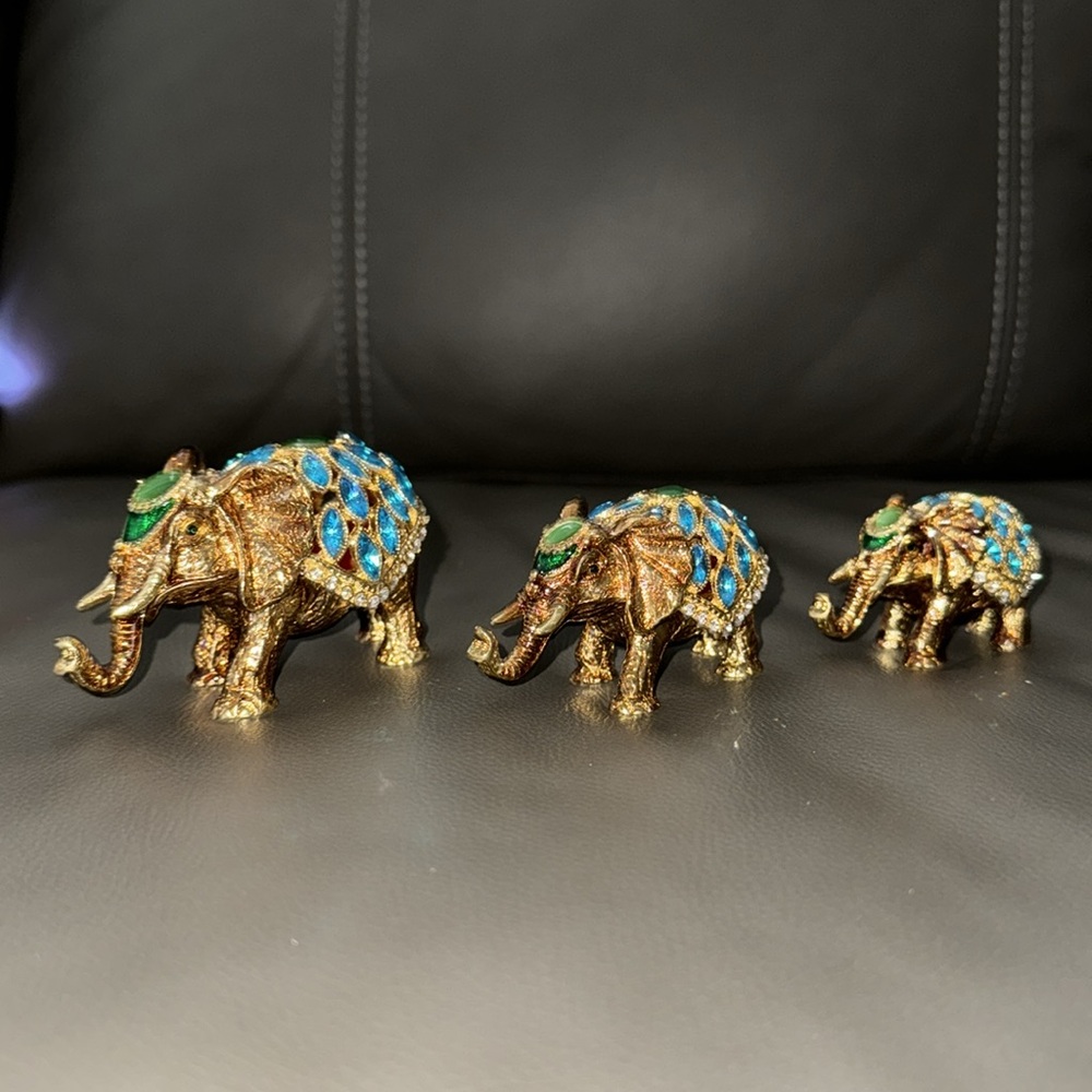 Gold Elephant Figurines/Trinket/jewelry box💚🩵🧡💙Good luck Elephants🐘 🐘🐘